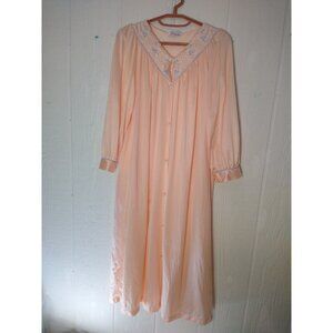 Vtg Vanity Fair Women's M Long Sleeve Robe Pink Satiny Button Front Antron Nylon